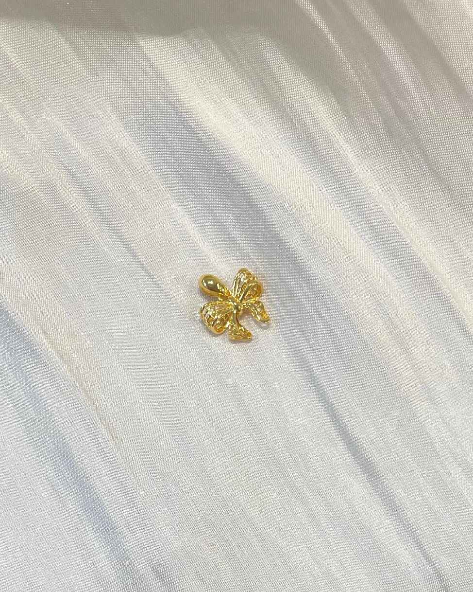 鏤空蝴蝶結墜子 細節圖