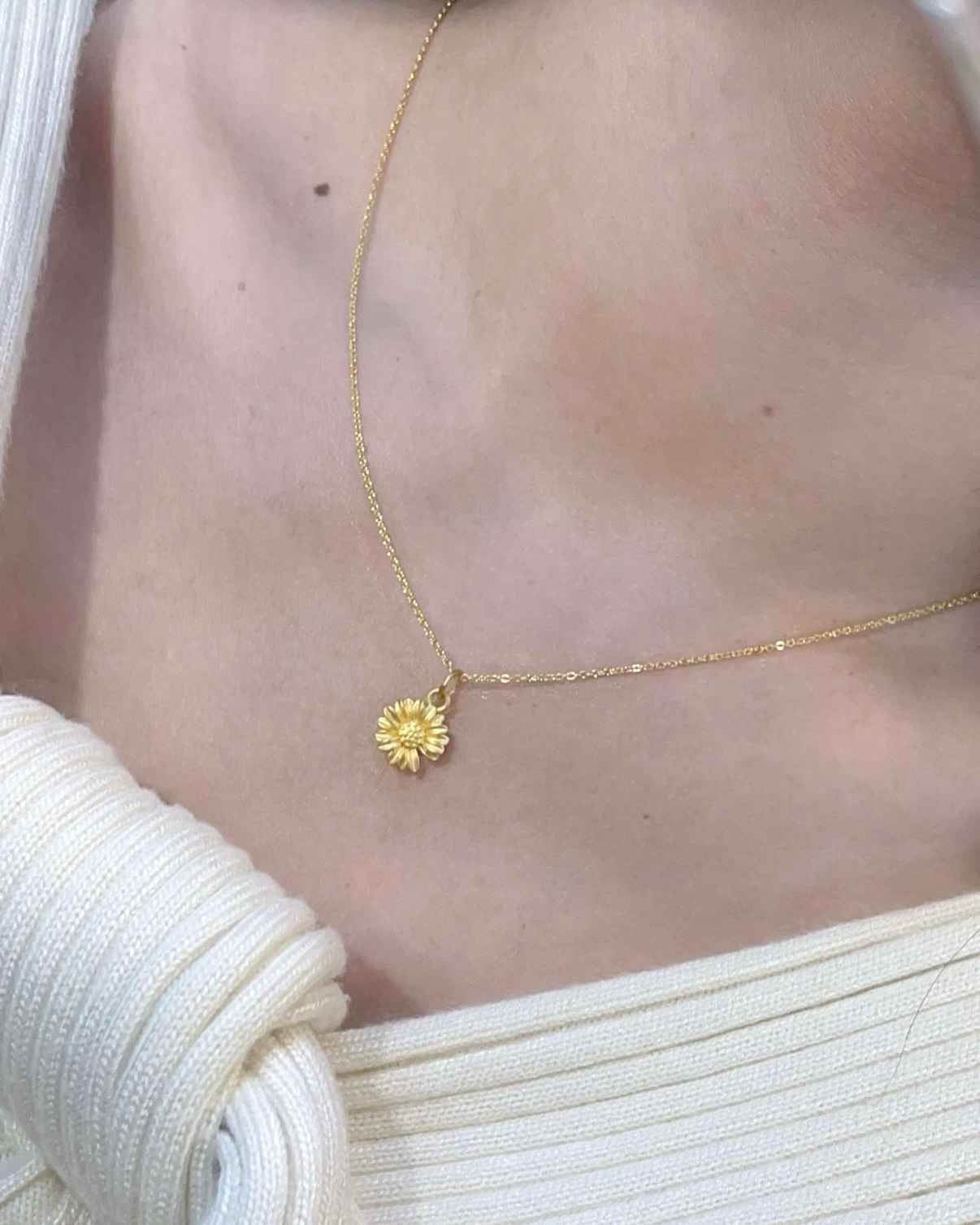 純金小雛菊墜子 細節圖
