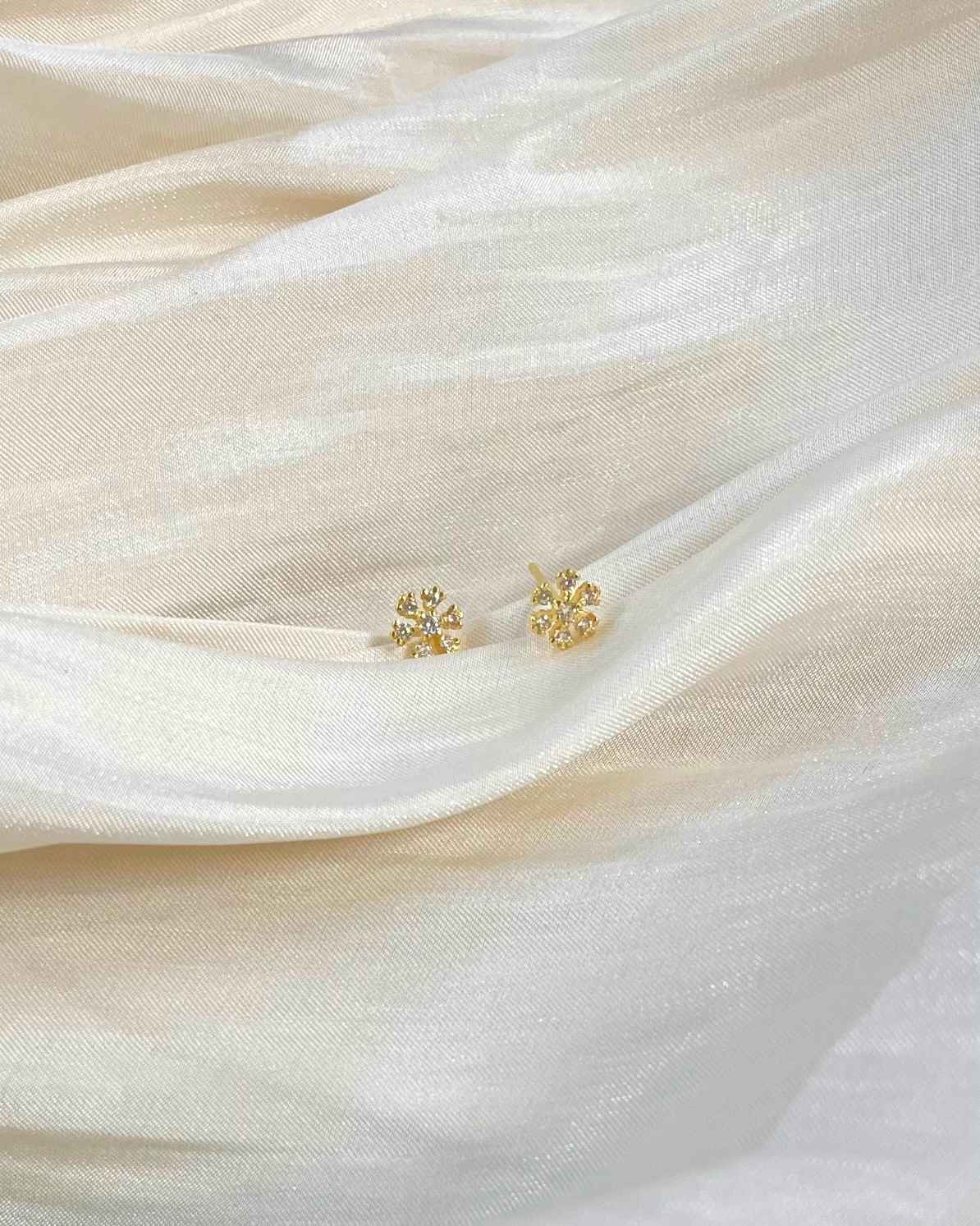滿鑽雪花耳環