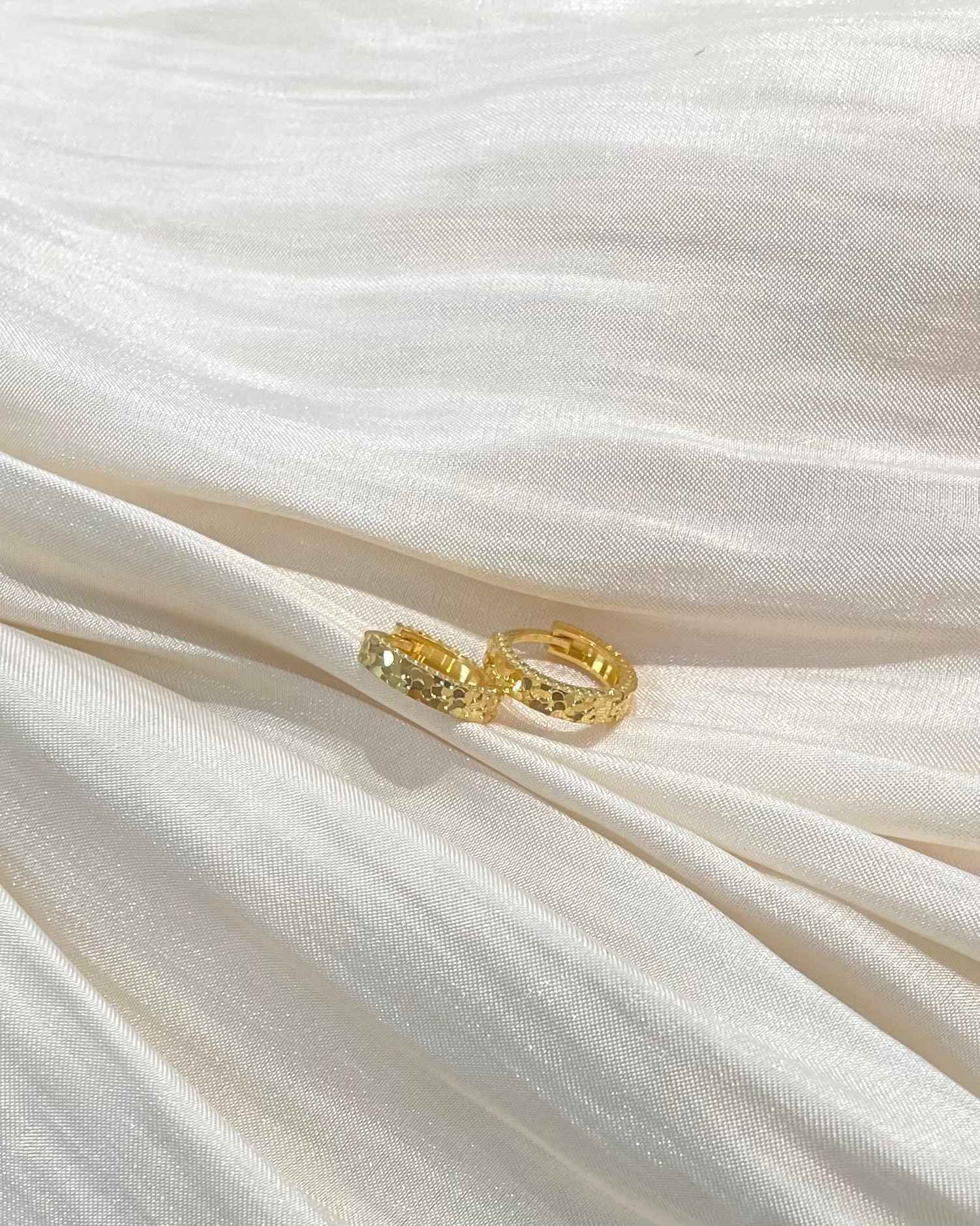 碎金扣式耳環